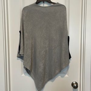 Do everything in Love Women’s Poncho